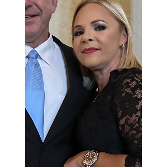 Meet your Posher, Lidia - Picture 1 of 2